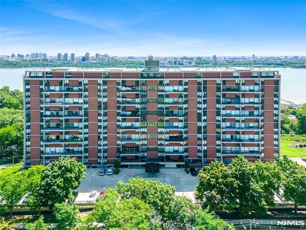 4 Horizon Road 631 — photo