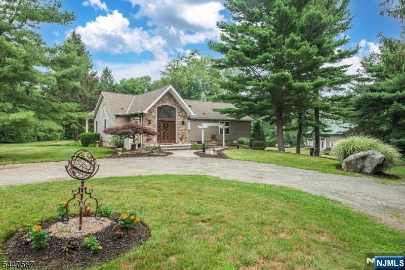 1 Evergreen Drive — photo