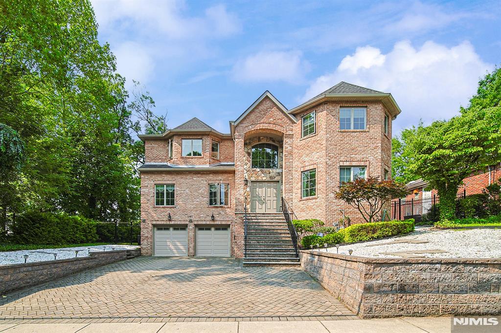 290 McCloud Drive — photo