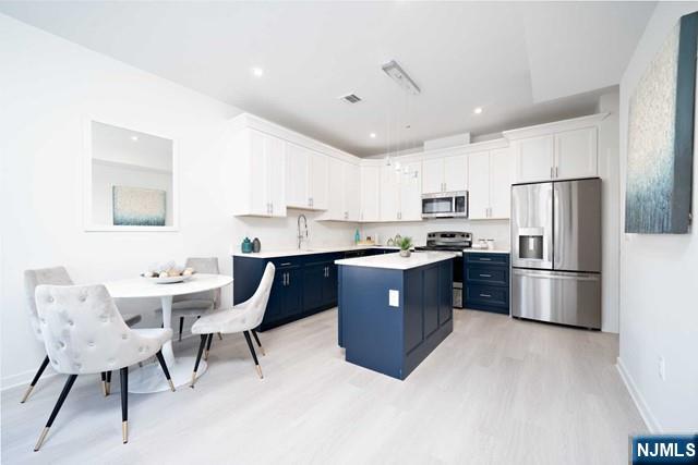 12-01 River Road 208 — photo