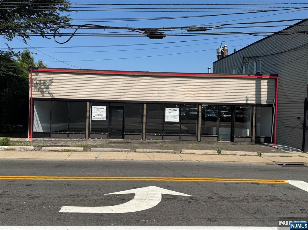 340 Grand Avenue — photo