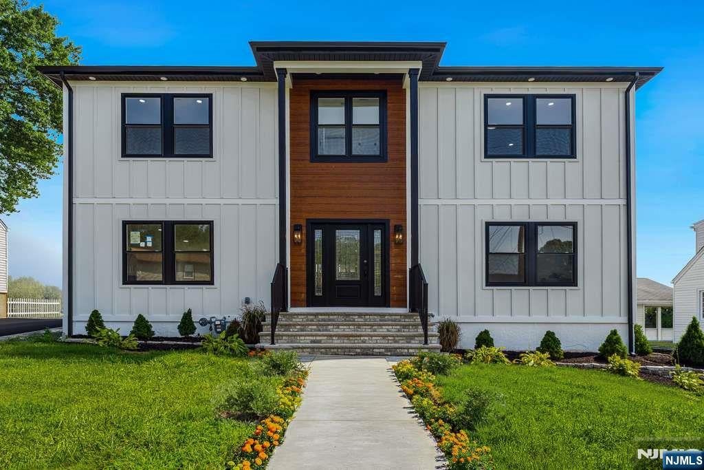 89 Susan Court — photo