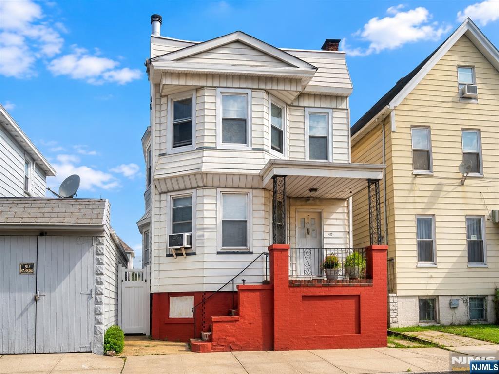 410 William Street — photo