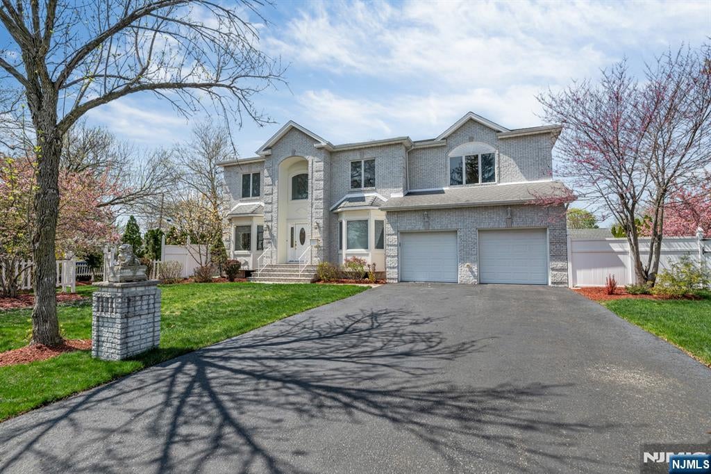 177 Lawson Place — photo
