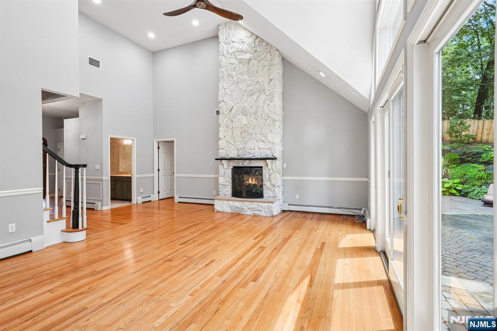 922 Hilltop Terrace — photo