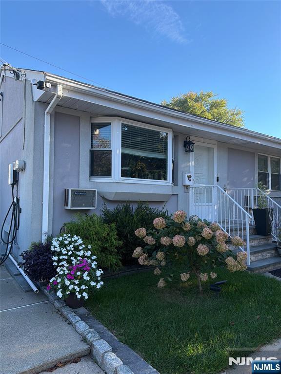 4-A Wisse Street — photo