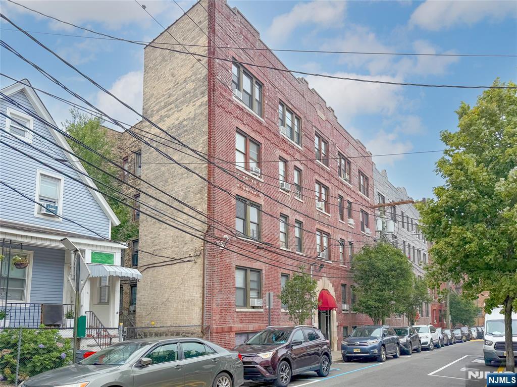 523-25 34th Street D1 — photo