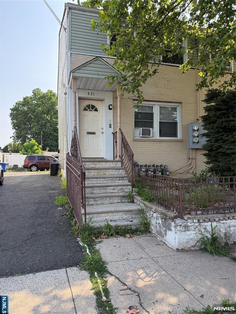 631 Myrtle Street 629 — photo