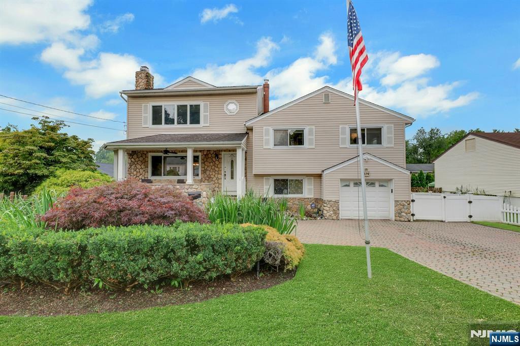 379 Leonard Drive — photo