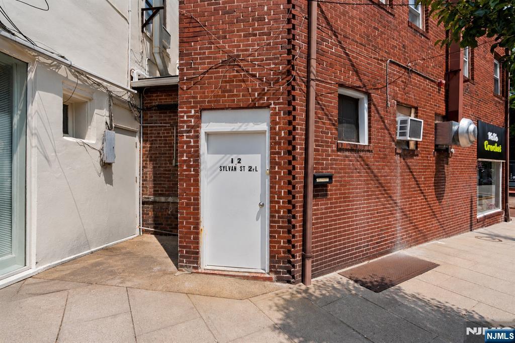 12 Sylvan Street — photo