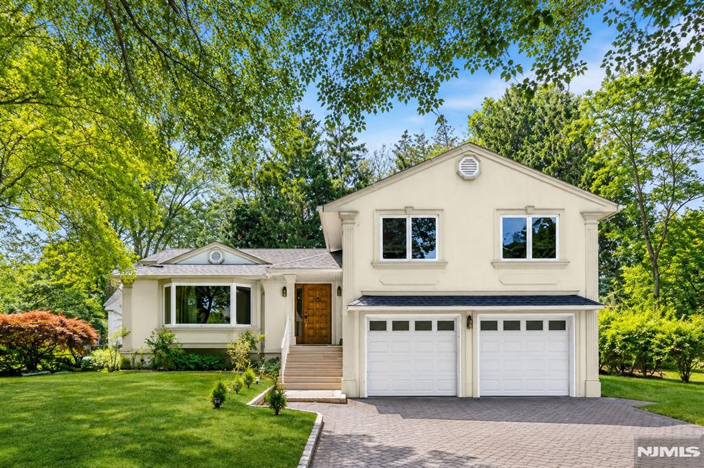 111 Ramille Court — photo