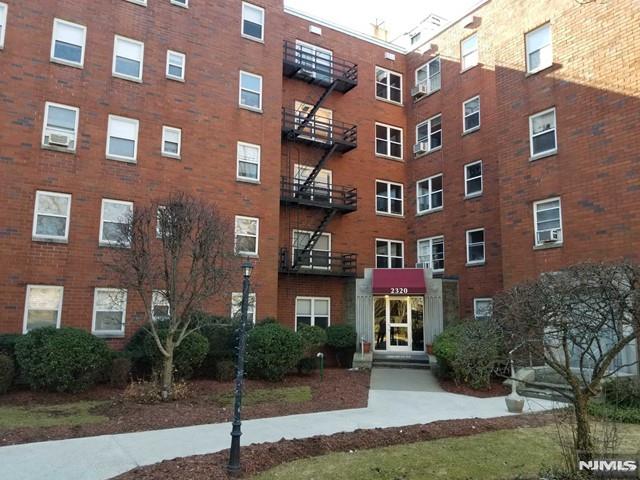2320 Linwood 1B — photo