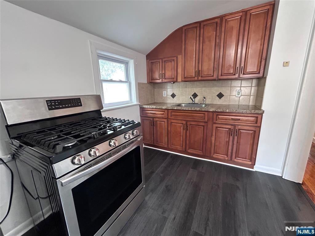14 Edward Court — photo
