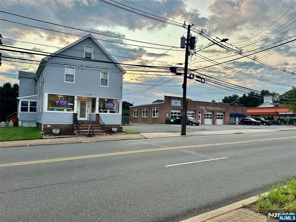 16-18 Livingston Avenue — photo