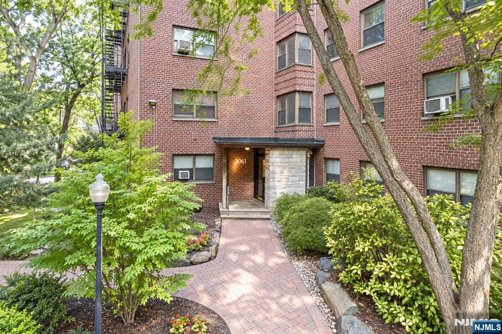 3061 Edwin — photo