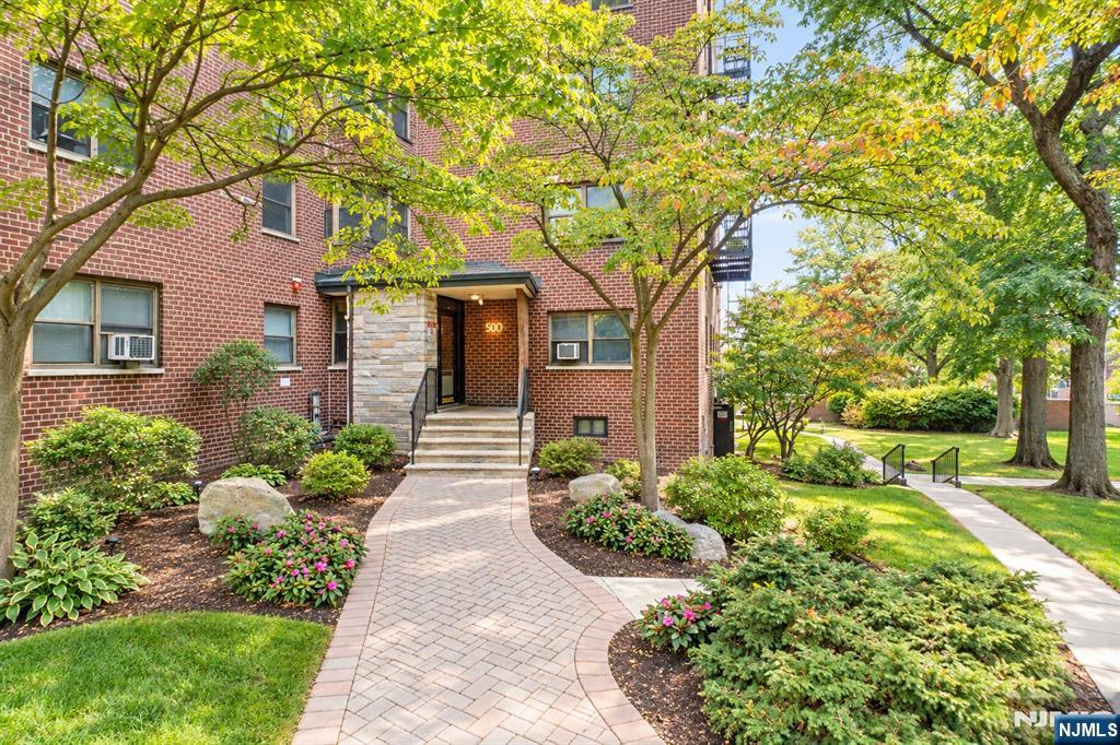 500 Linwood Drive — photo