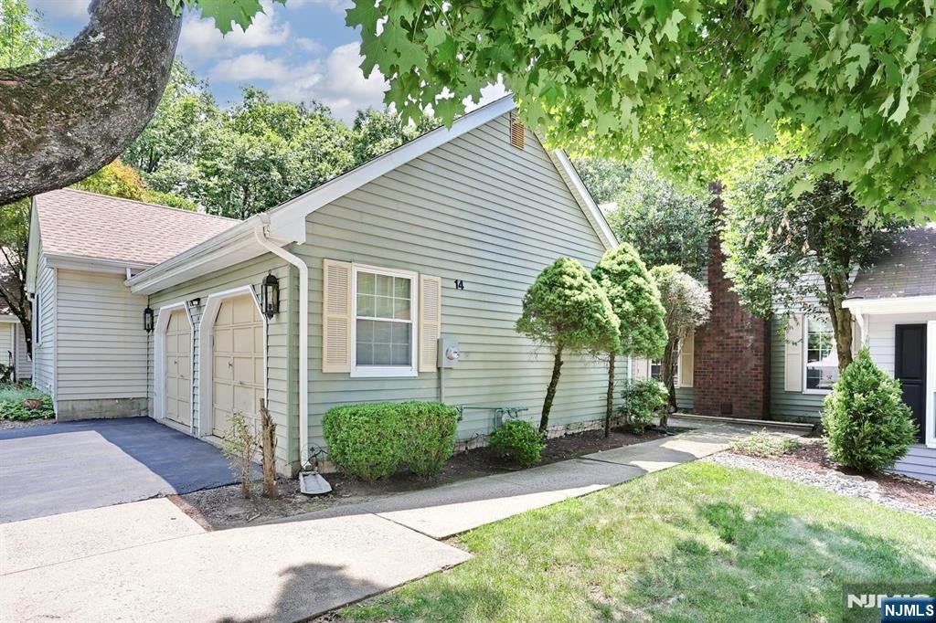 14 Birdseye Circle — photo