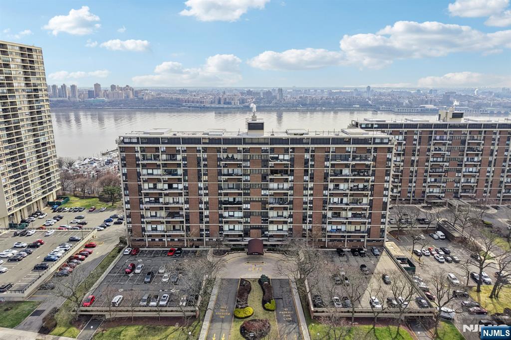 2 Horizon Road 1428 — photo