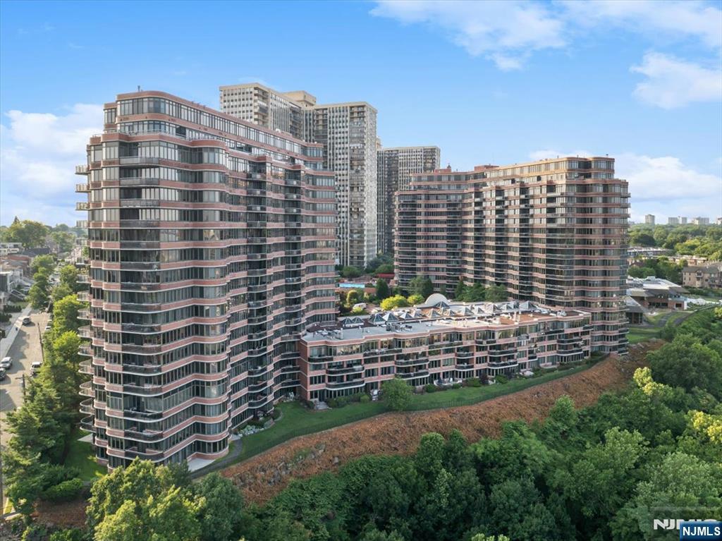 100 Carlyle Drive Vg6 — photo