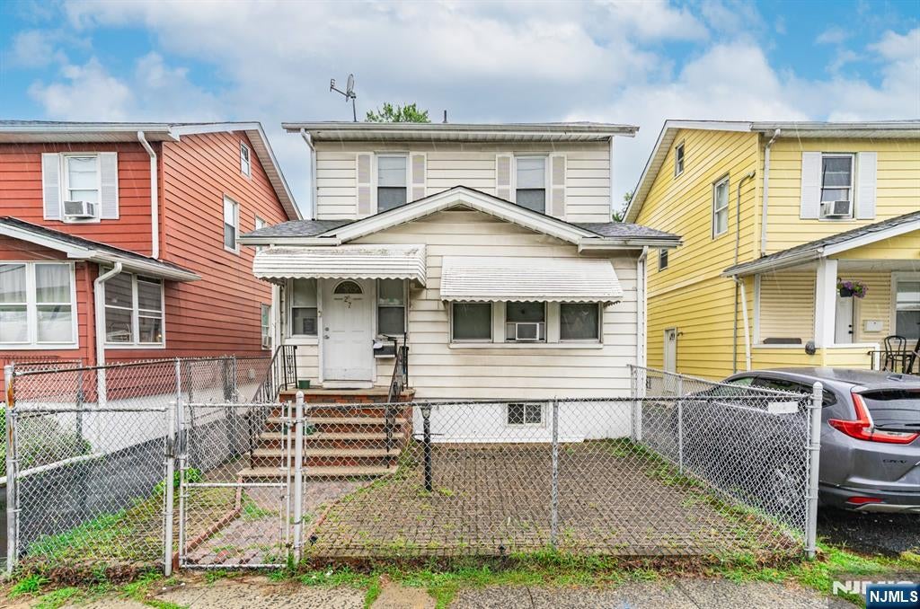 27 Philip Place — photo