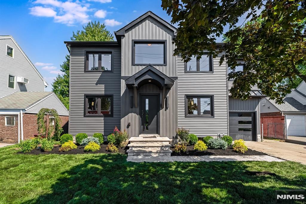 17-19 Berdan Avenue — photo