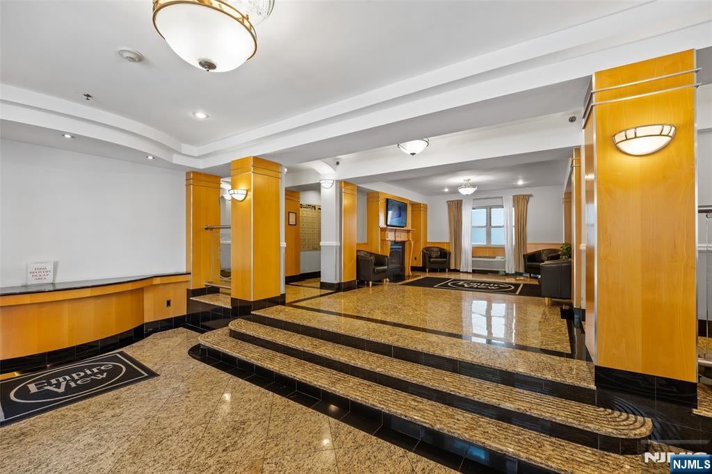 70 Munn Avenue 401 — photo
