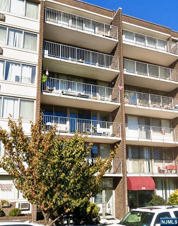 515 Anderson Avenue 6J — photo