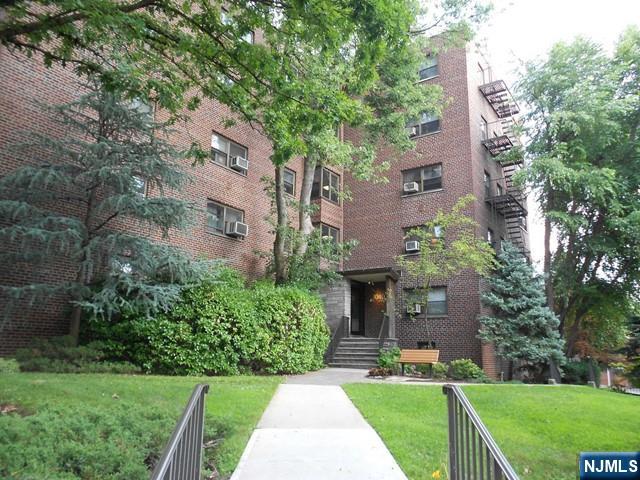 3040 Edwin — photo