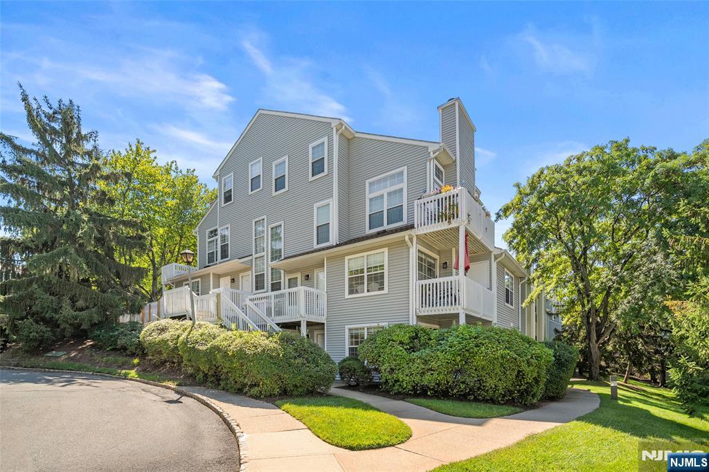 22 Mallard Court — photo