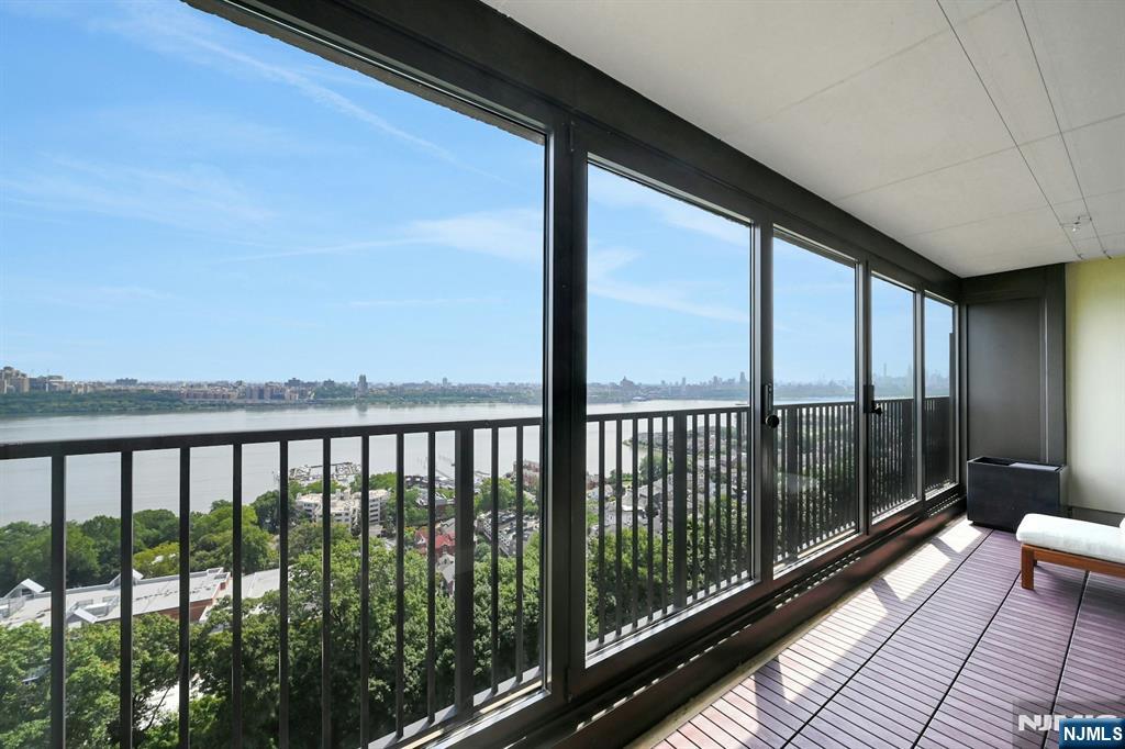 3 Horizon Road 1030 — photo