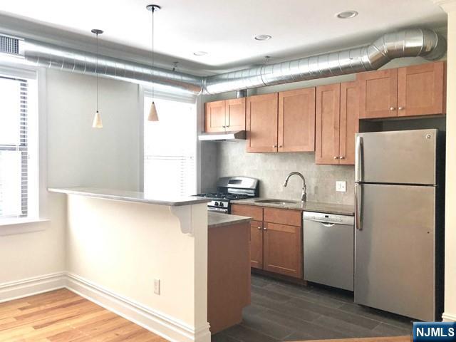 855 Broad Avenue 45 — photo