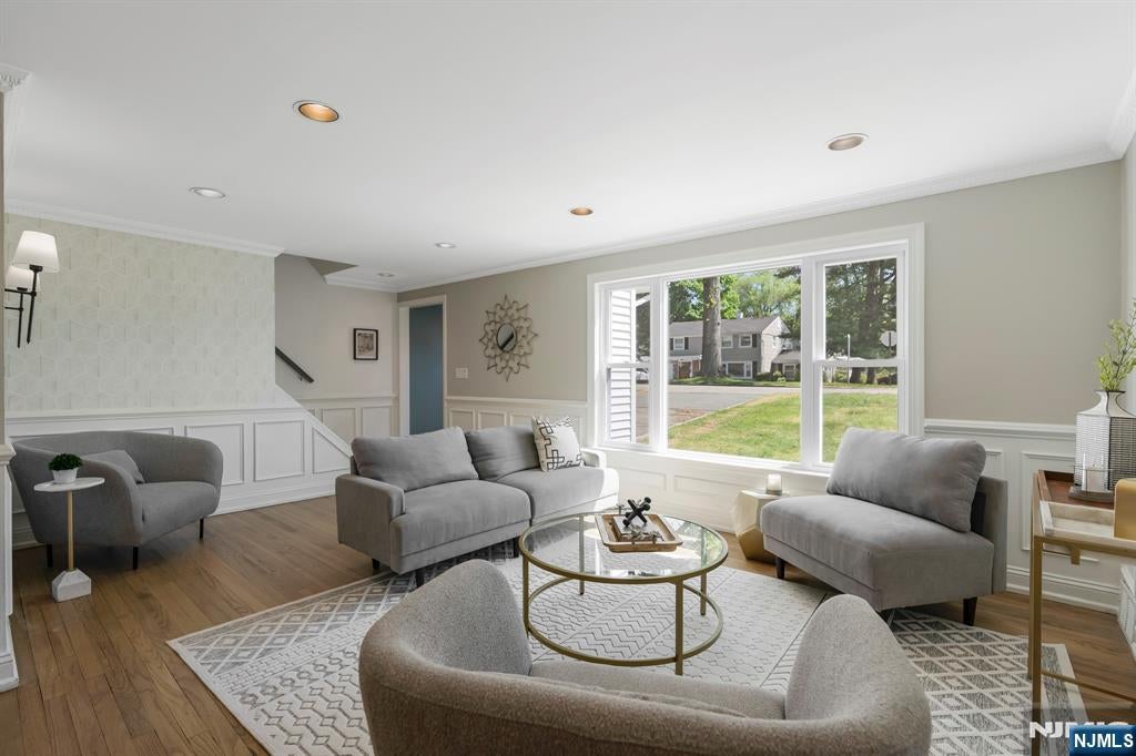 20 W Saddle River Road — photo