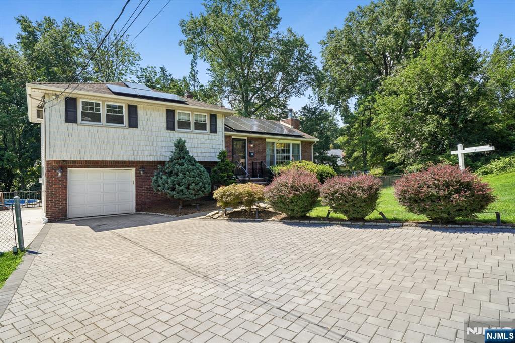 38 Serafin Place — photo