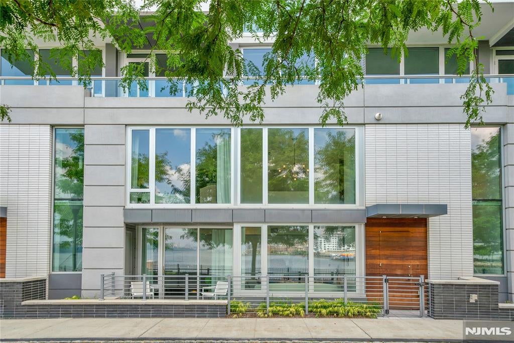 1000 Ave At Port Imperial 102 — photo