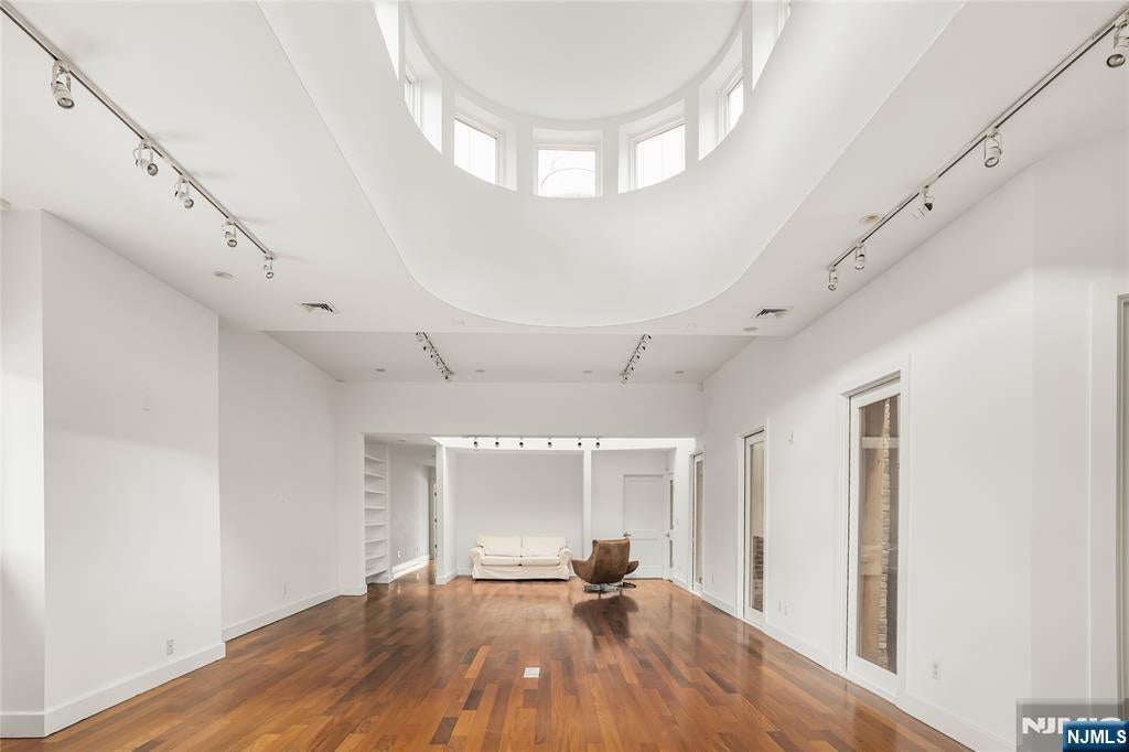12 Engle Street Ph — photo