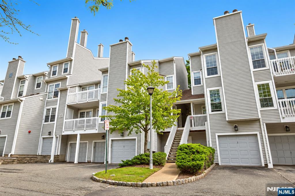 31 Markham Circle 31 — photo