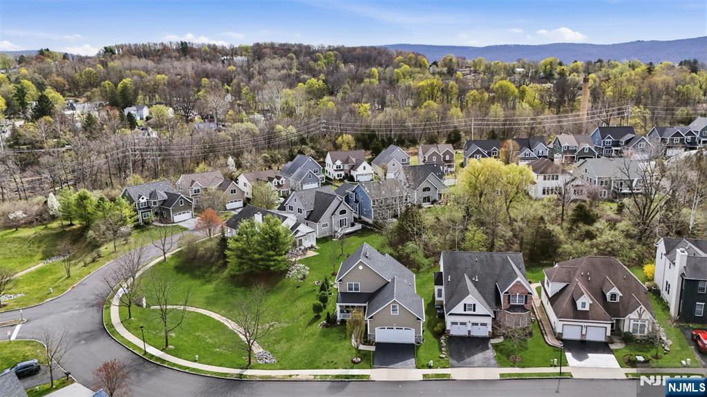2 Bluffs Court — photo