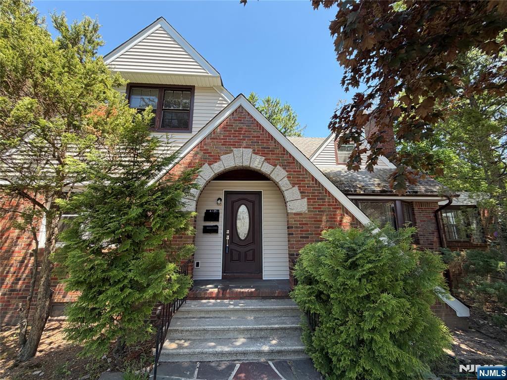 4-21 Saddle River Road 1 — photo
