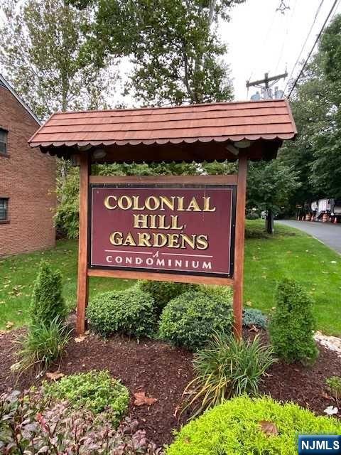 2 Colonial Drive — photo