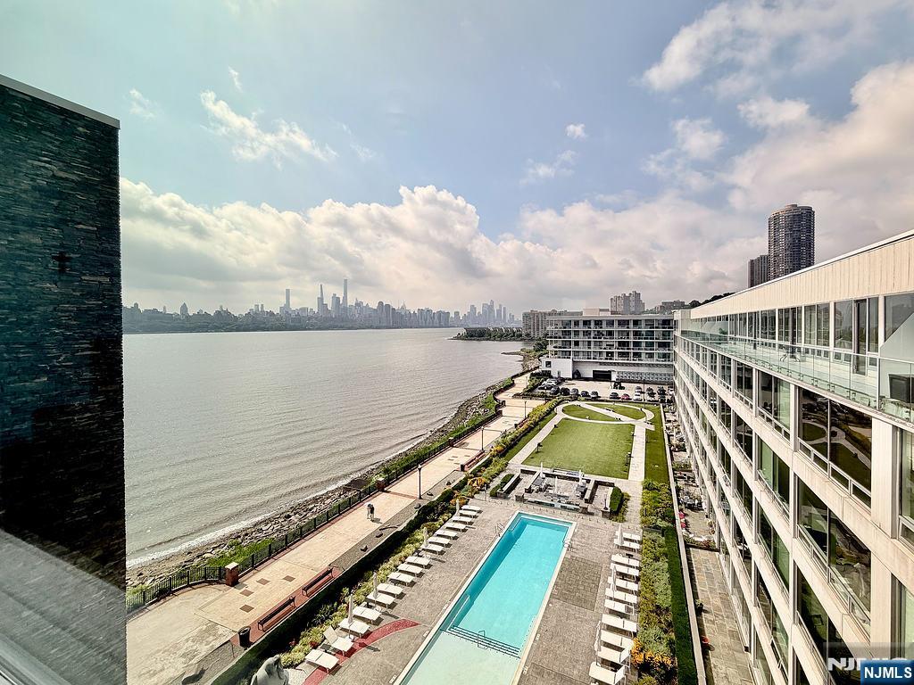 9 Somerset Lane Ph 608/614 — photo