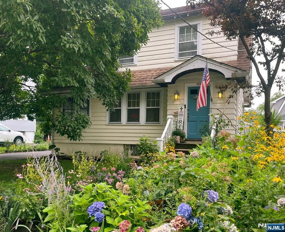 322 Magnolia Place — photo