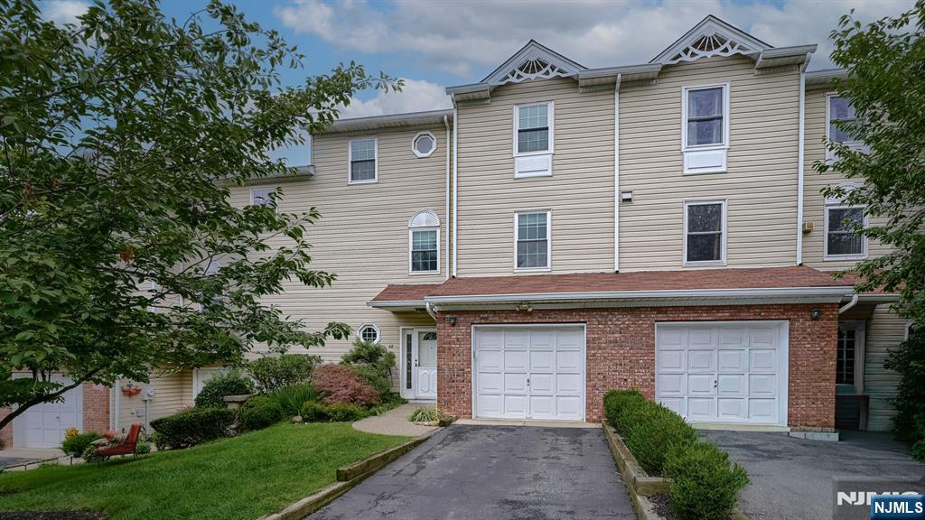 42 Bowfell Court — photo
