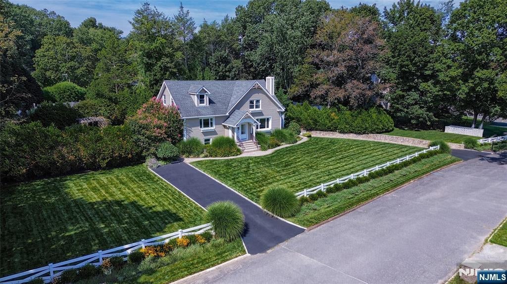34 Grandview Drive — photo