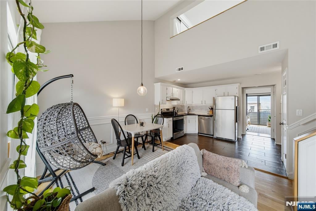 77 Liberty Street 8 — photo