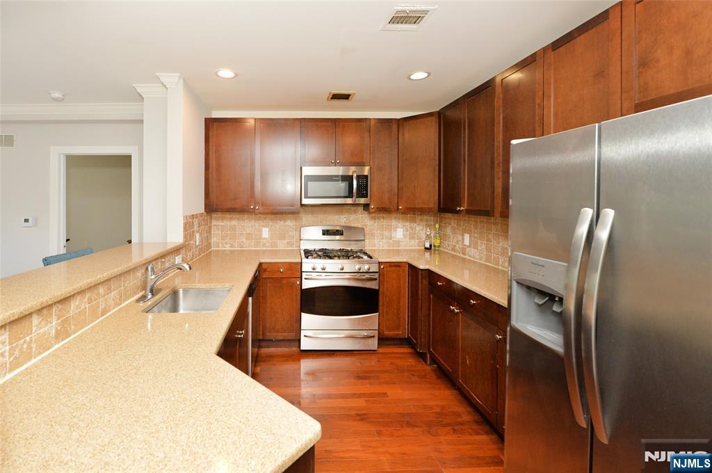 54 Polifly Road #409, Hackensack, NJ 07601 — photo 2