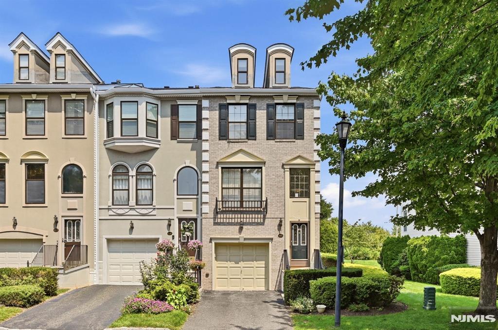 427 Hartford Drive 4028 — photo