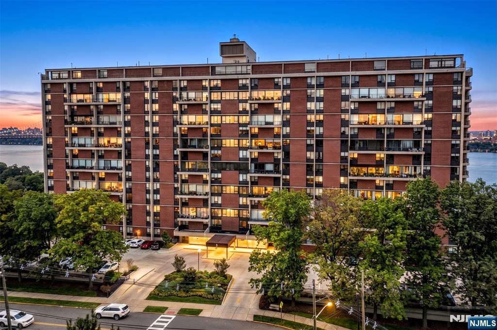 3 Horizon 1002 — photo