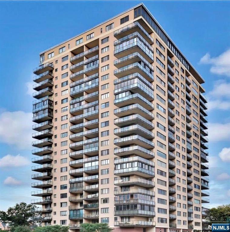 1203 River Road 17G — photo