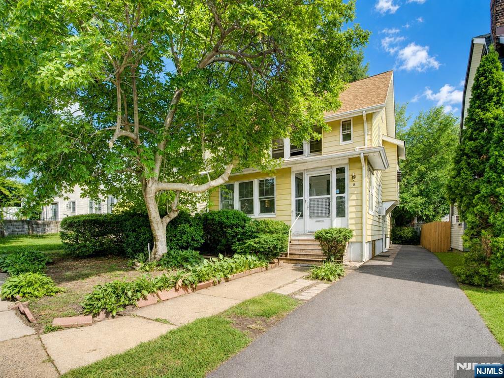 8 Whitman Avenue — photo