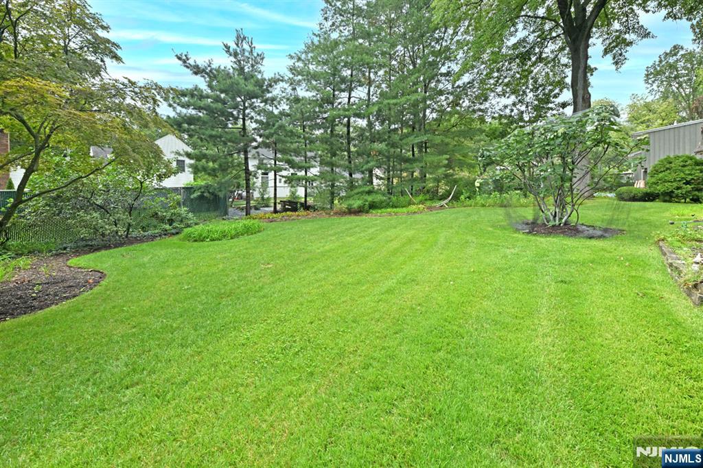 393 Gregory Road, Paramus, NJ 07652 — photo 2